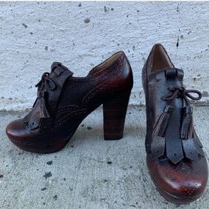 EUC😍❤FRYE - Chunky Heel Oxford Booties❤😍
